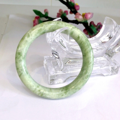 Vòng tay bản tròn đũa màu xanh ngọc ( xanh lá nhạt)  nhiều size ngọcngọc serpentine