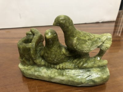 Cắm bút trình ký cặp chim câu