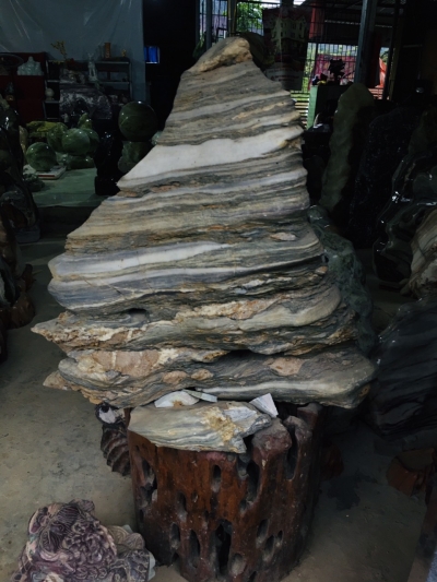 ĐÁ MỒ CÔI ( ĐÁ CỤC TRONG LÒNG ĐẤT)